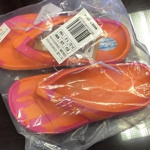 Aussie Soles kids flip flops, size 1-2